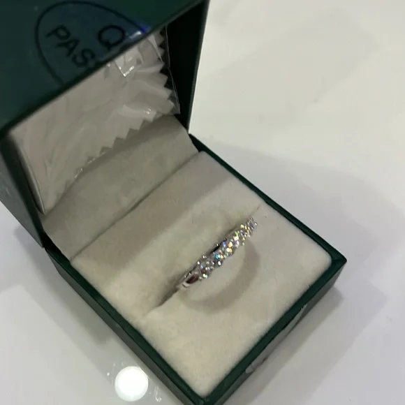 75. ❤️IMOLOVE 14K White Gold 6 Stone Moissanite Band Rings 0.7CT BRAND NEW - Picture 4 of 4